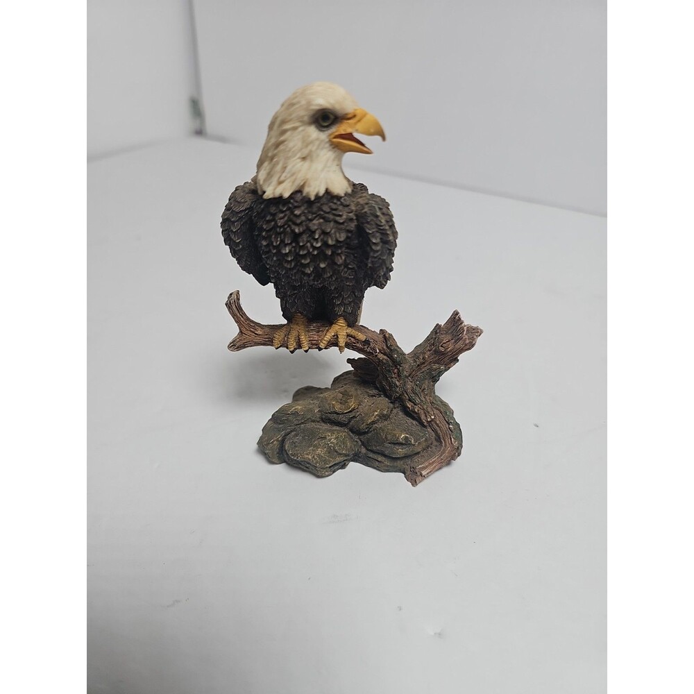 Vintage  Lefton Small Eagle  12331 Porcelain Bird Figurine 1998 Sam Nakamora